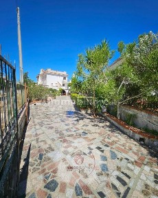 Villa plurifamiliare via Garofani 6, Torre Muzza, Carini