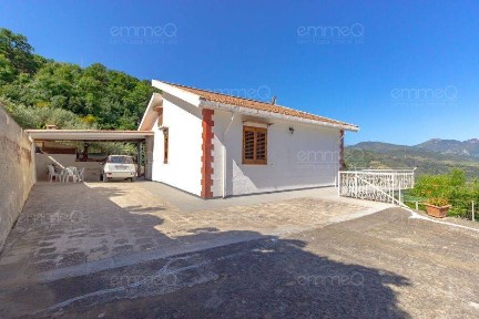 Villa unifamiliare, buono stato, 111 m², Pollina