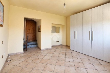 Bilocale via Cecinese, Cecina, Larciano