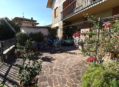 Appartamento via Dante Alighieri 32, Margine Coperta Traversagna, Massa e Cozzile