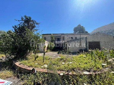 Villa unifamiliare via Santa Maria di Gesù, Guadagna, Palermo