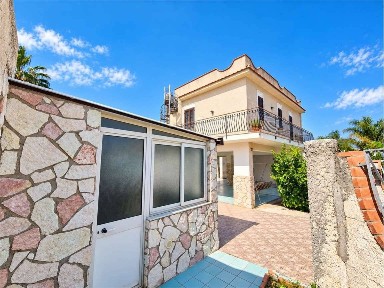 Villa unifamiliare fondo cicala, Villagrazia di Carini, Carini