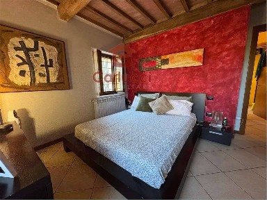 Trilocale buono stato, Veneri, Pescia