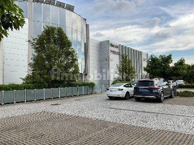 Bergamo, Colognola, Via delle Industrie, 8