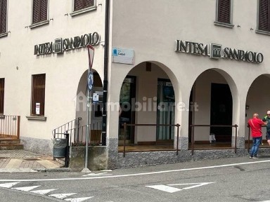 Casnigo, Piazza Caduti, 7