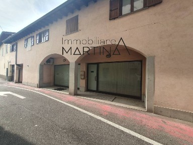 Locale commerciale in Vendita