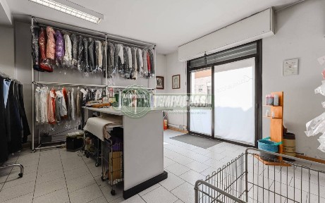 Locale commerciale in Vendita