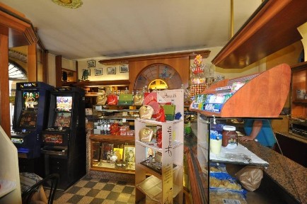 Sarnico, Piazza SS. Redentore, 36