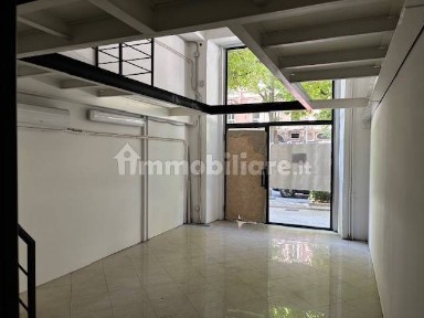Bergamo, Stazione, Viale Papa Giovanni XXIII, 31