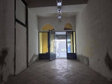 Locale commerciale in Vendita