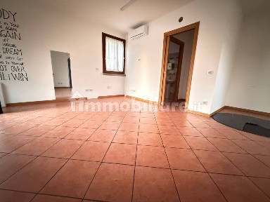 Locale commerciale in Vendita