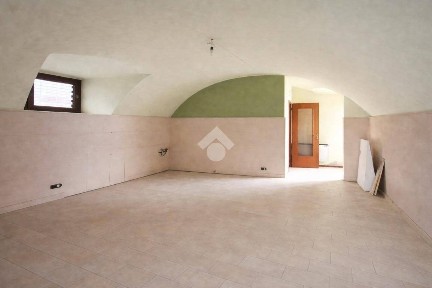 Carobbio degli Angeli, Via Roma