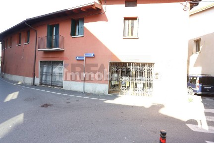 Locale commerciale in Vendita