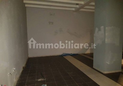 Locale commerciale in Vendita