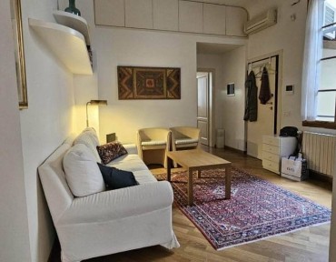 Firenze, San Marco - SS Annunziata, Via della Pergola, 54