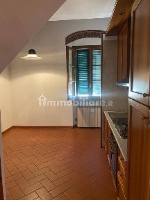 Firenze, Galluzzo, Piazza Niccolò Acciaioli