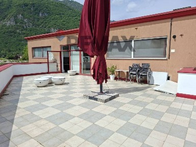 Locale commerciale in Affitto
