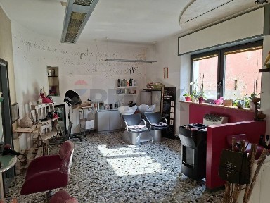 Locale commerciale in Affitto