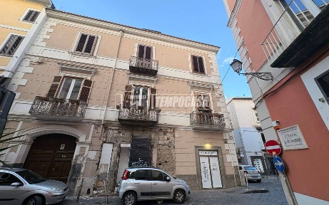 Trilocale via Guglielmo Sanfelice 19, Aversa