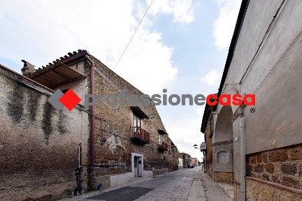 San Nicola la Strada, via Domenico Gentile, 23