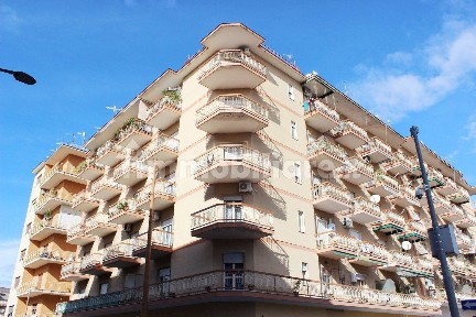 Trilocale via Mario Sena 37, Centro, Maddaloni