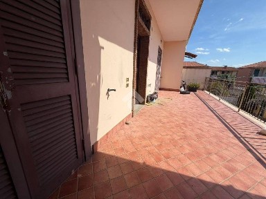 Villa di Briano, Via Ovidio, 7