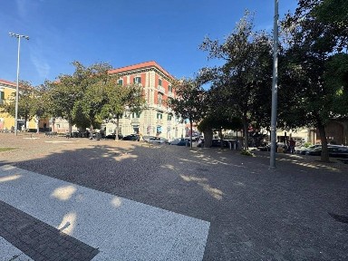 Aversa, Piazza Vittorio Emanuele III, 42