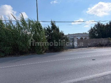 Lizzano, Via Litoranea Salentina, 21