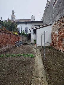 Commessaggio, Via 24 Aprile, 8