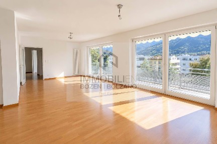 Bolzano, Centro, Via della Rena, 1
