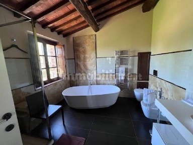 Villa unifamiliare 450 m², Lucignano