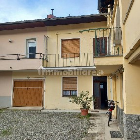 Villa a schiera via Donizzotti 2, Centro, Quarona