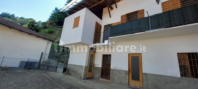 Villa a schiera via Cascine Agnona 13, Centro, Borgosesia