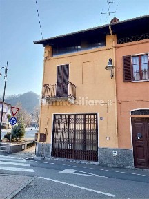 Villa a schiera via carlotto cena, 56, Centro, Serravalle Sesia
