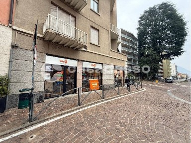 Locale commerciale in Vendita