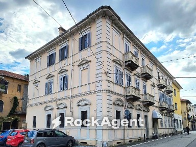 Locale commerciale in Vendita