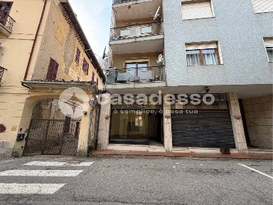 Locale commerciale in Vendita