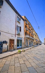 Locale commerciale in Vendita