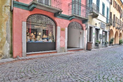 Vercelli, Via Elia Emanuele Foà, 82