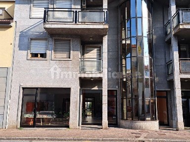 Locale commerciale in Vendita
