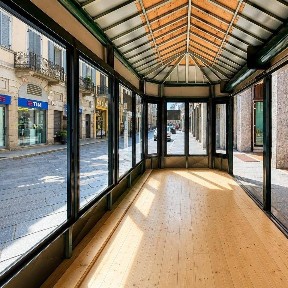 Locale commerciale in Vendita