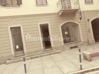 Locale commerciale in Vendita