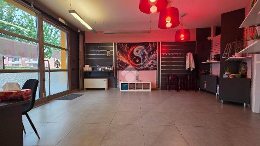Locale commerciale in Affitto
