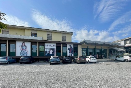 Locale commerciale in Affitto