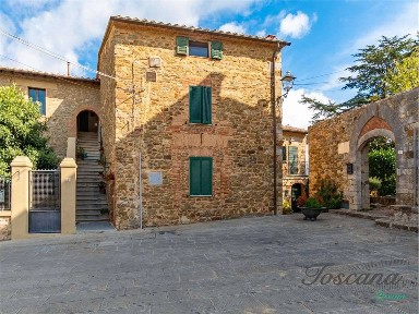 Campagnatico, Piazzetta della Pieve, 5