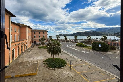 Quadrilocale ottimo stato, secondo piano, Centro, Orbetello
