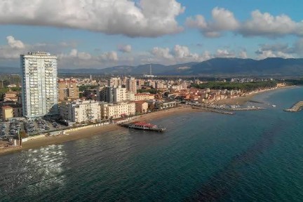 Trilocale ottimo stato, primo piano, Centro, Follonica
