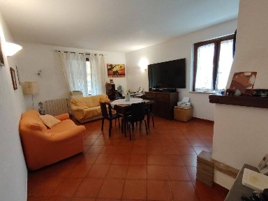 Quadrilocale via Caduti sul Lavoro 11, Centro, Orbetello