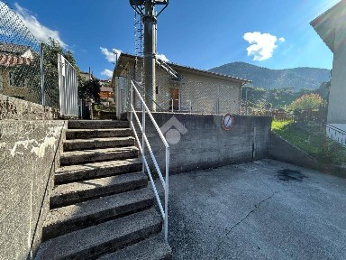 Capannone in Vendita