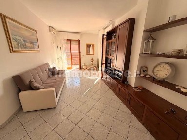 Follonica, Viale 2 Giugno, 6